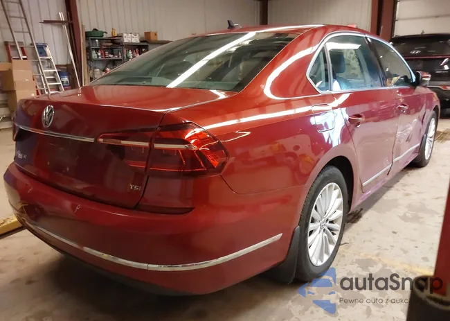 1VWBT7A3XHC000662: 44570877