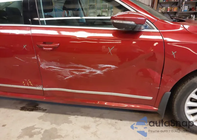 1VWBT7A3XHC000662: 44570877