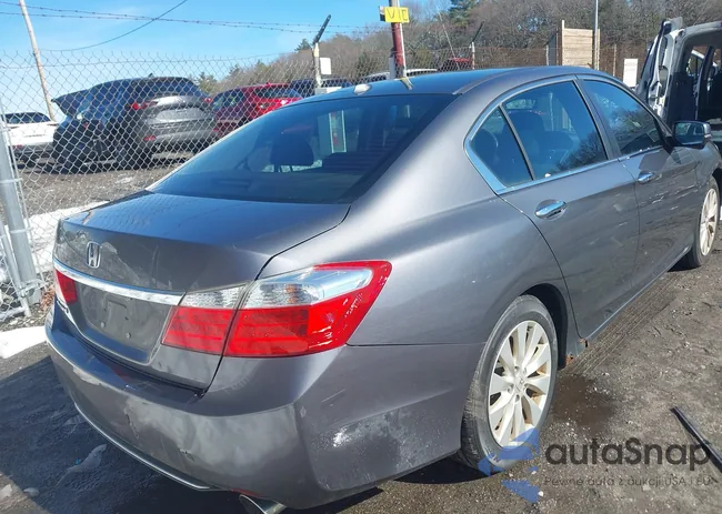 1HGCR2F85DA217430: 44570926