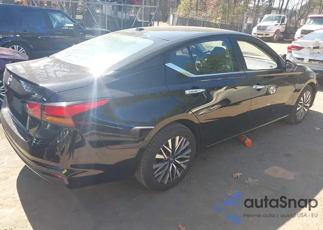 1N4BL4DV7RN390310: 44571050