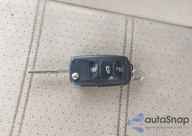 1VWBS7A30EC029926: 44570191