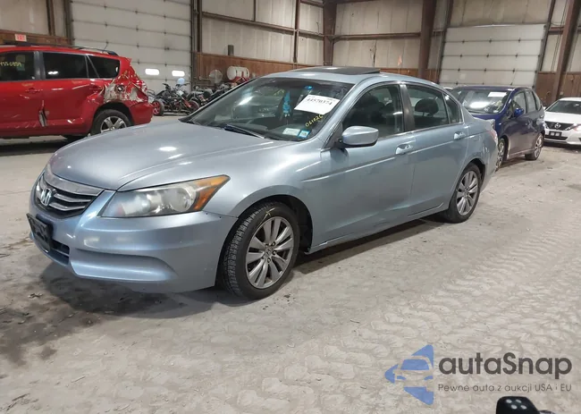 1HGCP2F73BA061026: 44570374