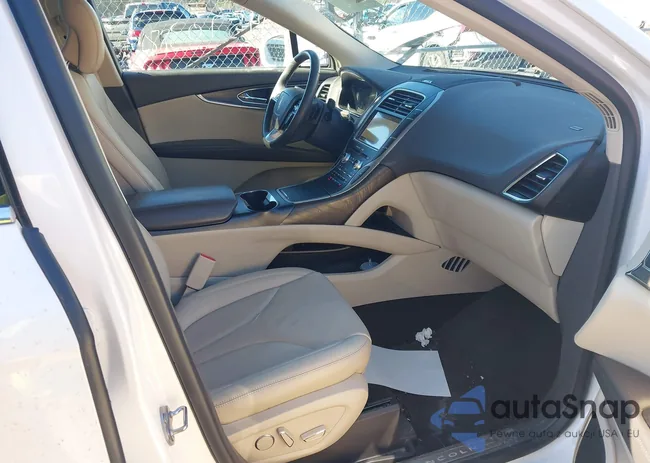 2LMPJ8L9XKBL64982: 44570388