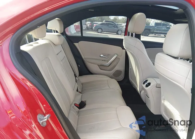 WDD3G4EB7KW026613: 44570461