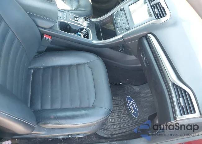 3FA6P0HD0HR128527: 44571596