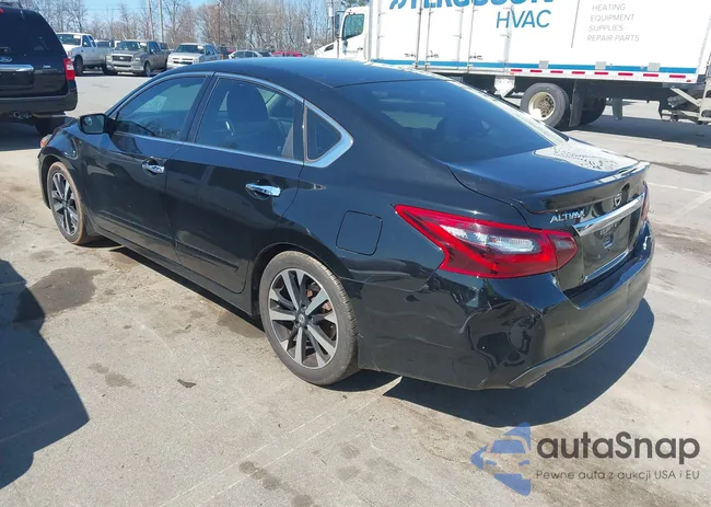 1N4AL3AP5JC102568: 44571813