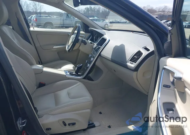 YV440MDK8G2811335: 44571920