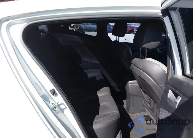 KMHTC6AE2GU268922: 44571982