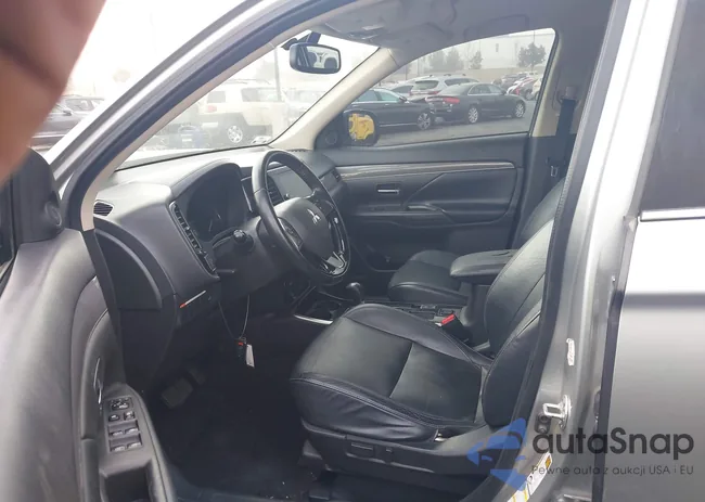 JA4AD3A33KZ025017: 44572620