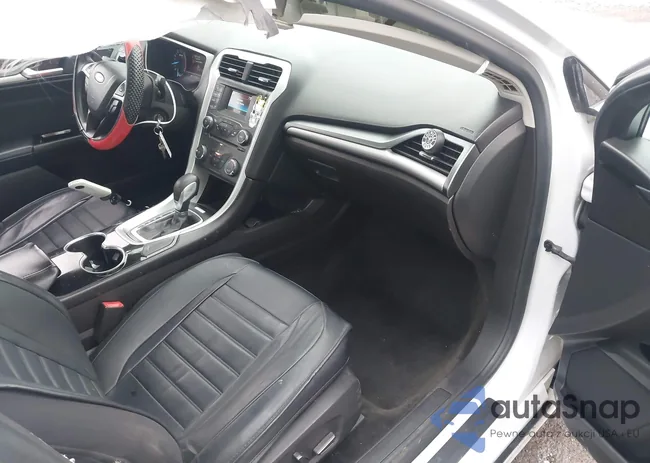 3FA6P0H74GR175732: 44572772