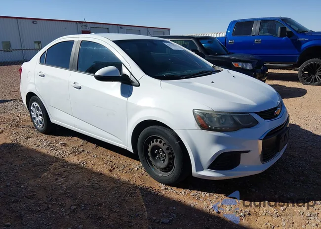 1G1JB5SH6H4139433: 44572314