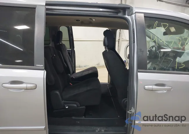 2C4RDGCG5DR688523: 44572383