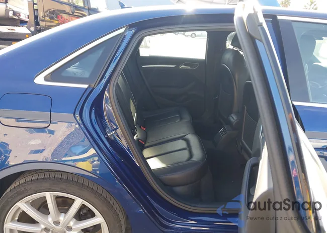 WAUC7GFF2G1051532: 44572416