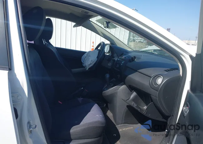 JM1DE1KZ2C0138065: 44573780