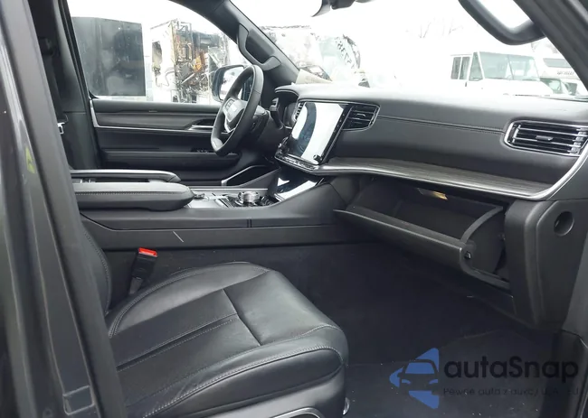 1C4SJSBP8RS132307: 44573826