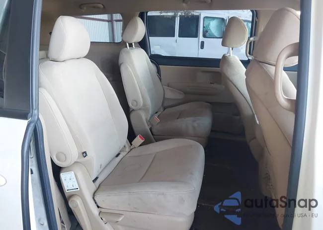 KNDMB5C15F6030887: 44574018