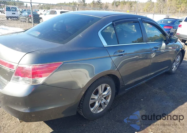 1HGCP2F63BA130322: 44574028