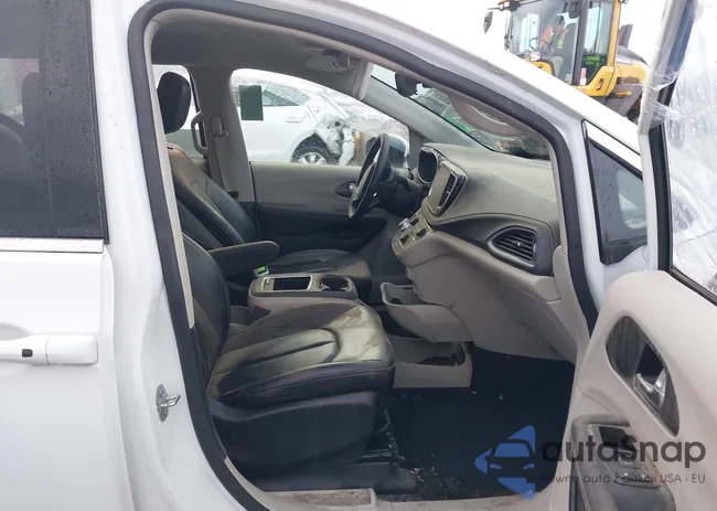 2C4RC1L77PR626500: 44573449