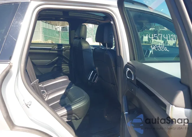 WP1AA2A23HKA84228: 44574121