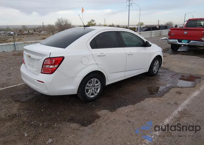 1G1JB5SB6L4143227: 44574270