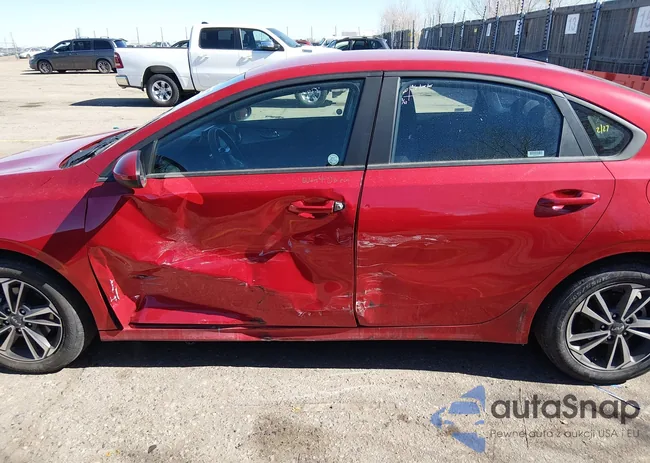 3KPF24AD8RE794019: 44574294