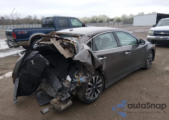 1N4AL3AP5GC171351: 44575577