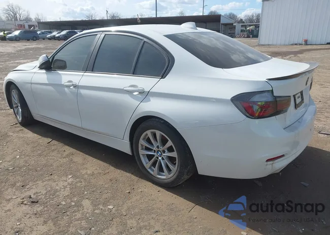 WBA8E1G50HNU12703: 44575579