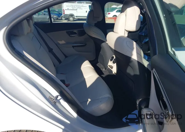 W1KAF4HB4SR254539: 44575926