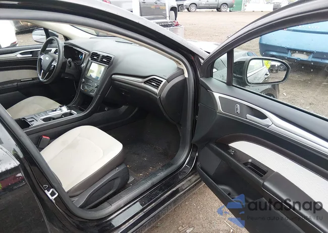 3FA6P0HDXLR184600: 44575279