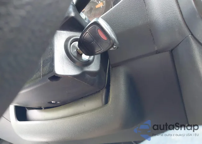 1C4NJDBB7GD639682: 44575369