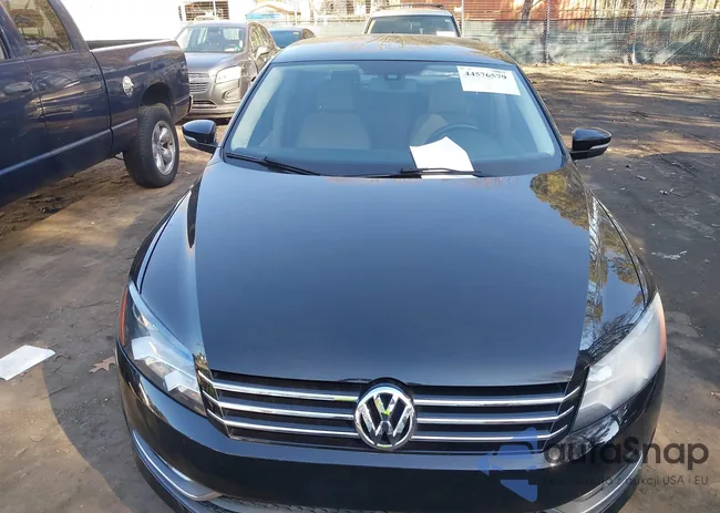 1VWAT7A38FC094887: 44576579