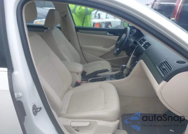 1VWBP7A38EC003107: 44576959