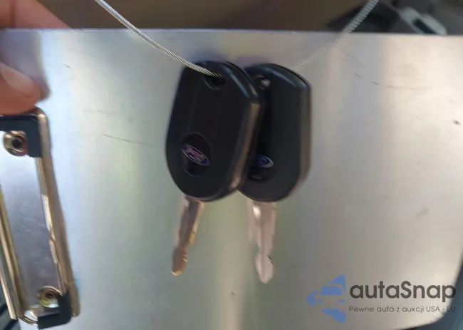 1FMCU49H38KE02480: 44576149