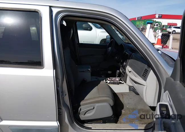 1J8GP28K28W233469: 44576251