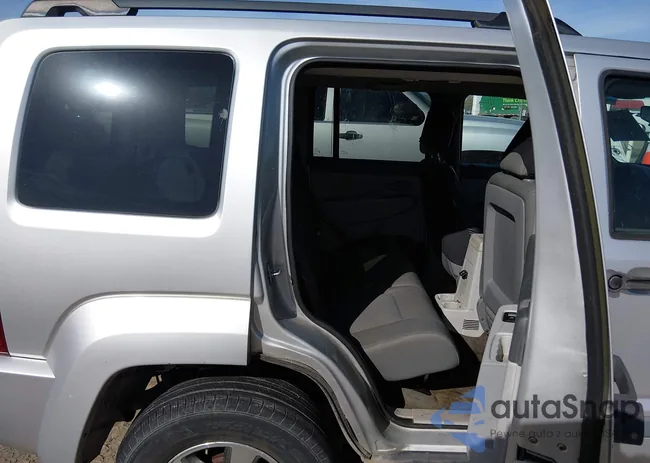 1J8GP28K28W233469: 44576251