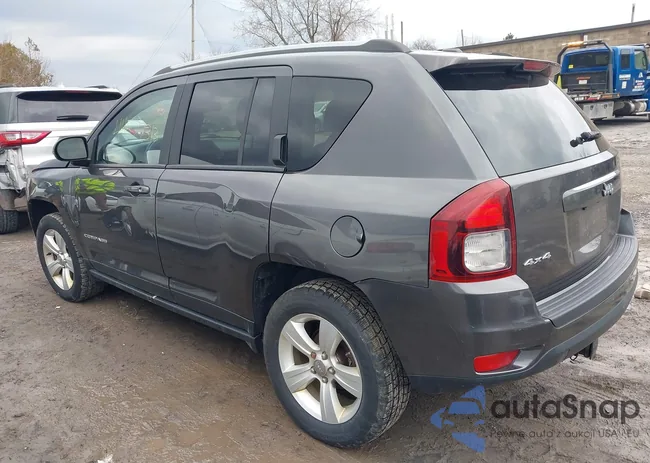 1C4NJDBB5HD106179: 44577313