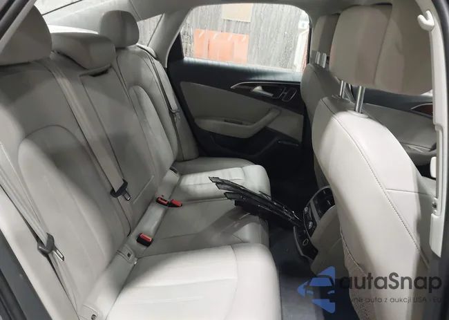 WAUG8AFC0JN105010: 44579564