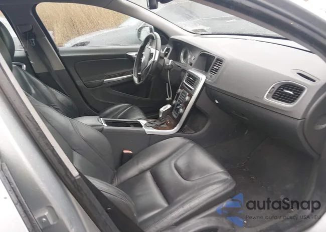 YV1612FH1D2177645: 44579132