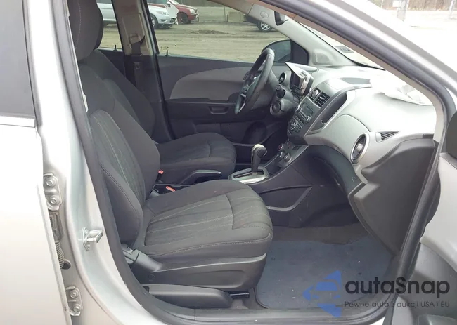 1G1JC5SH2E4216789: 44581548