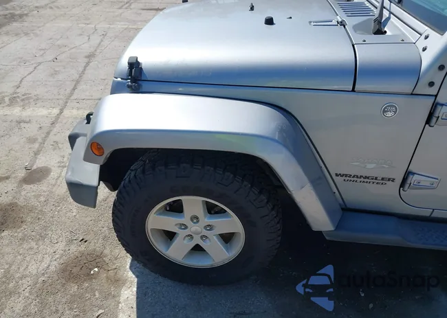 1C4BJWEG4FL553806: 44581621