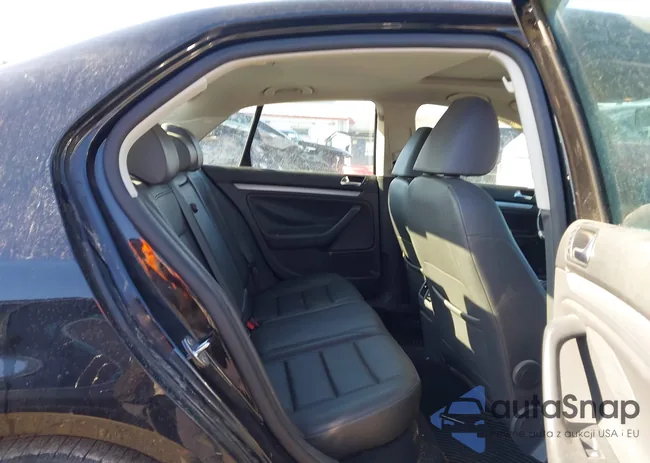 3VWRL71KX9M073018: 44581734