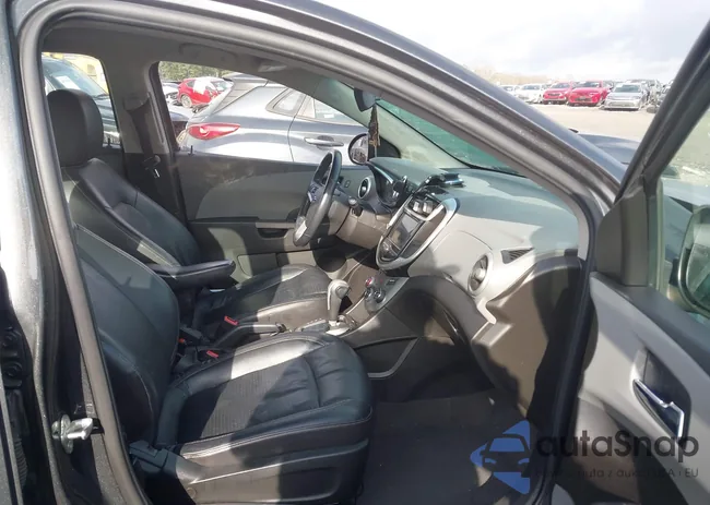 1G1JF5SB4K4124596: 44581806