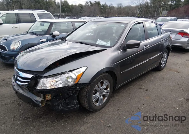 1HGCP2F44BA030051: 44582012