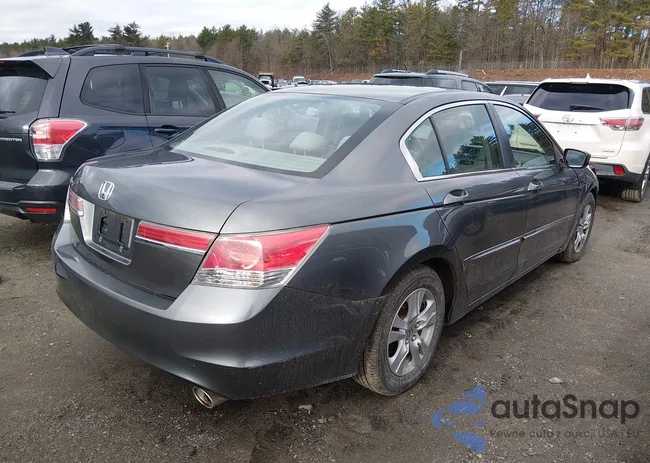 1HGCP2F44BA030051: 44582012