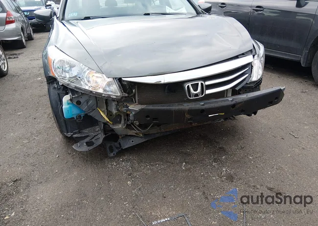 1HGCP2F44BA030051: 44582012