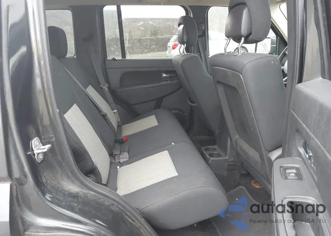 1J4PN2GK4AW135171: 44581229