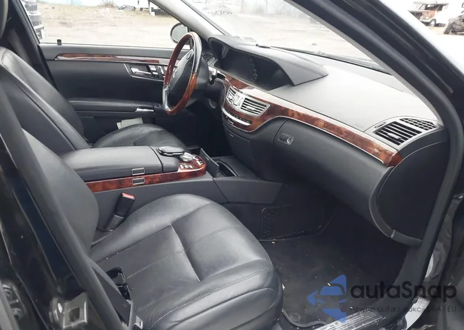 WDDNG86X58A155093: 44582602