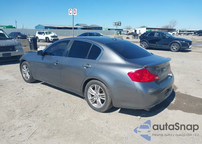 JN1CV6AP9FM502037: 44582736