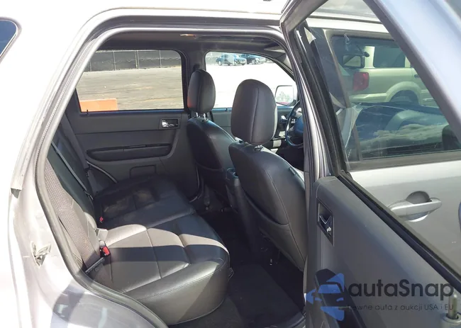 1FMCU04138KD49945: 44582957