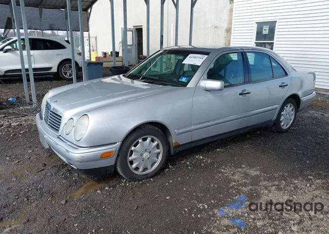 WDBJF65H1XA922865: 44582314